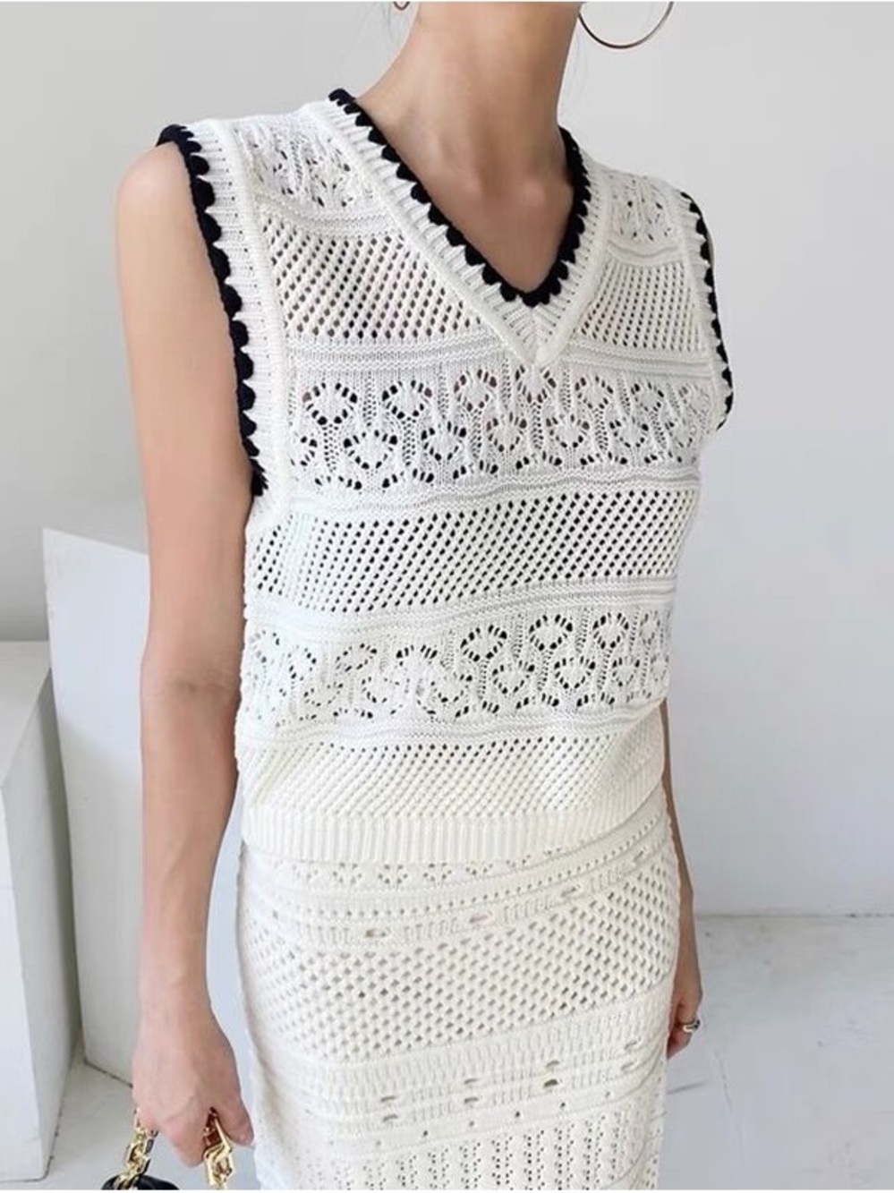 Boho Cottagecore Crochet Knit Vest in Cream with Black Trim Women S/M 4,6